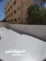  19 الكرسي 185م وتراس امامي وتراس جانبي وخلفي