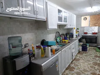  7 بيت مستقل للايجار 130 متر خمس غرف ومطبخ وحمام لديه برنده كبيره حوله شجر مثمر والمنطقه هادئة 140دينار