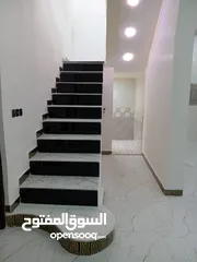  14 قطع وبيوت للبيع