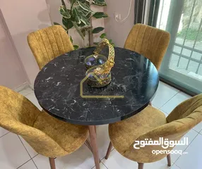  3 طاولة سفرة دائرية مع 4 كراسي سطح الطاولة خشب ملبس فورمايكا – مقاوم للخدوش وسهل التنظيف