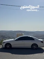  7 Mercedes Benz e200