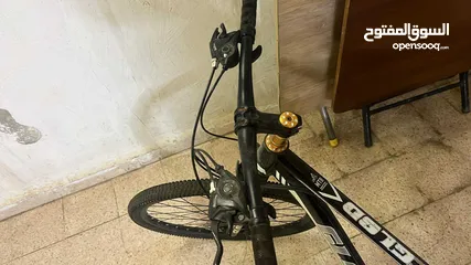 1 بسكليت بحالة ممتازة للبيع
