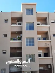  1 شقة اللبيع في حي السلام خلف شيل بوكر تتكون من غرفتين صاله حمام مطبخ وبلكوني دور رابع