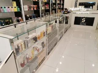  1 parfume shop decor