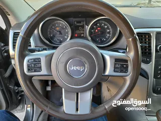  15 Jeep Grand Cherokee 2011                                                          Laredo 4x4