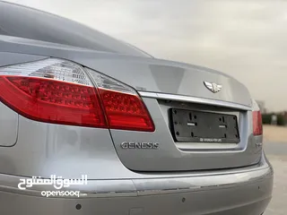  9 هيونداي جينيسس2010