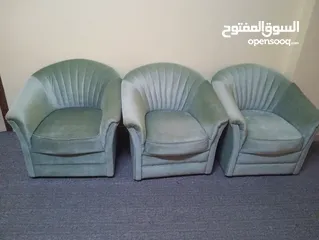  1 طقم كنب  للبيع بسعر حرق