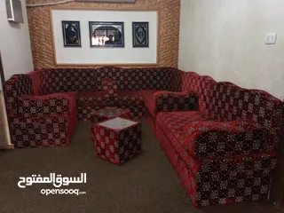  1 أثاث غرفة جلوس طقم كنب حرف  U  اثاث مستعمل بجودة جديدة