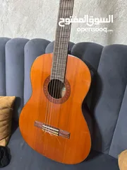  2 guitar classical yamaha c70 جيتار كلاسيكال    نوع ياماها احترافي شبه جديد مع اوتارو الاصلية