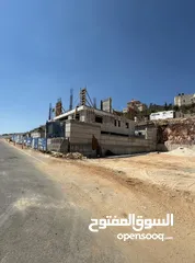  4 7 شقق طابقية مساحة الشقة 220 متر مربع واستعمال أجود أنواع الحجر من عصيرة وبناء عالي الجودة والتشطيب