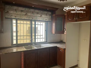  21 شقه طابق اول غير مفروشه للبيع في منطقة الكرسي
