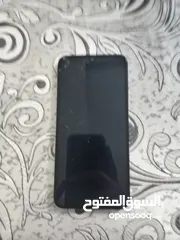  1 هاتف نوكيا للبيع بسعر منخفض. يأتي مع الهاتف شاحن سريع +عضمة ثلاثية وأخرا ثنائية يأتي مع الهاتف كفر