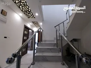  1 شقة طابق ثالث مع روف بمساحة 235 متر داخلي و روف بمساحة 110 متر للبيع ف... ( Property ID : 30769 )