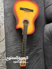  1 جيتار تدريبي بحاله ممتازه