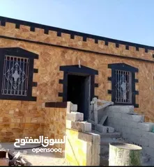  12 ابو يوسف  لاكفاة اعمل الحجر الصناعي   •شحف الجدران •شحف الارضيات بلاط • قصره