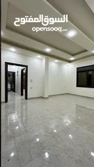  18 شقة جديدة للبيع طابق ارضي مدخل مستقل مع ساحة قصر العوادين