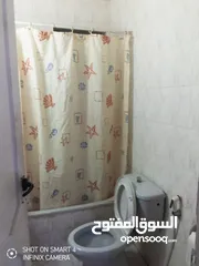  6 للايجار شقه مفروشه غرفتين نوم وصالون ومطبخ وحمام قريبه من الخدمات طابق اول فوق الارضي عماره هادئه جد