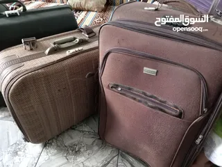  5 شنط سفر للبيع مستعمل نظيف في القويسمه عده أحجام كبير وصغير ووسط عده خامات