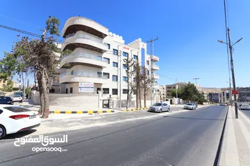  4 شقة بتشطيبات مميزة طابق ارضيه مساحة 140م بشفا بدران للبيع