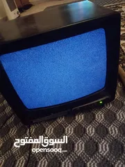  1 تلفيزيون قاريونس صغير