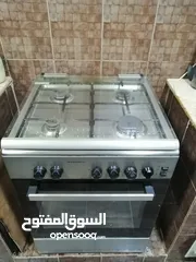  3 بوتاجاز وفرن اربعه شعلات  بحالة ممتازة   Four burner stove and oven in excellent condition