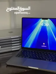  1 MacBook Pro M2 2023