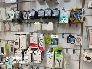  14 بضاعة محل للبيع