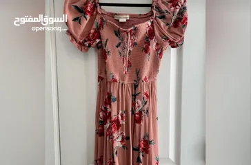  1 فستان وردي