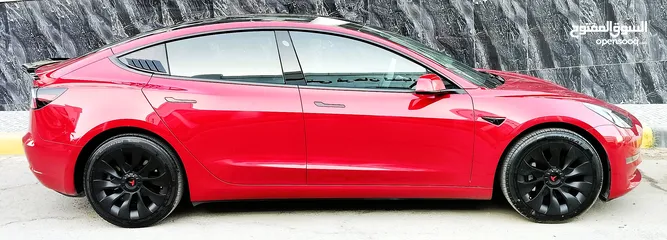  28 تيسلا 2023 model 3 فحص كامل 4 جــيــد ممشى قليل 18 الف بحالة الوكالة لون مميز بسعر لقطة ومحروووق
