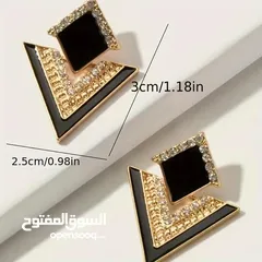  6 V-Shaped Pendant Necklace With Geometric Dangle Earrings Set