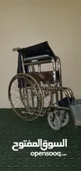  5 متوفر كرسي لكبار السن وذوي الاحتياجات الخاصة