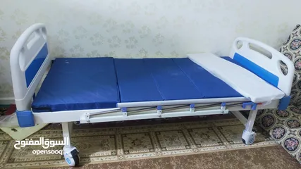  4 سرير طبي جديد غير مستعمل
