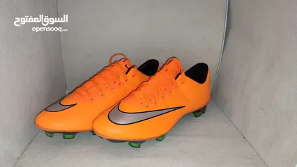  3 Football shoes أحذية کرة القدم