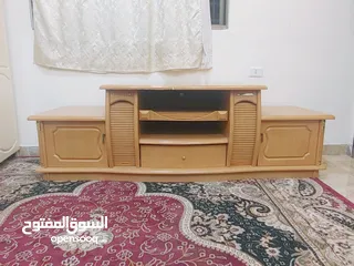  5 فرشات زمبركيه مستعملة عدد3 +طاولة شاشة بحاله جيده جدا
