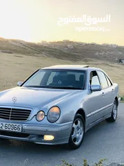  3 Mercedes E200 kom