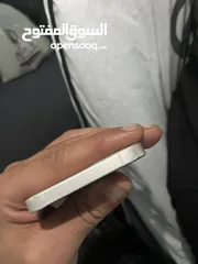  1 تلفون آيفون 12