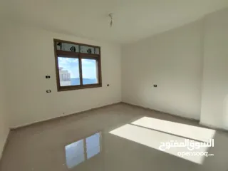  8 روف سوبر ديلوكس للبيع في الريحان مع إطلالة خيالية