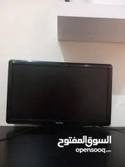  1 شاشة مكتب  .