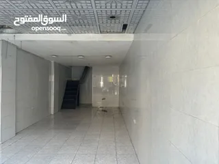 4 محل للايجاررصويلح شارع الاميرة رايه مبلط ونظيف يصلح لكافة المهن على الشارع العام بعددالاحوال