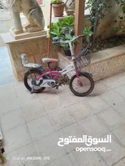  1 دراجه هوائيه عدد1 بحاله ممتازه و سكووتر