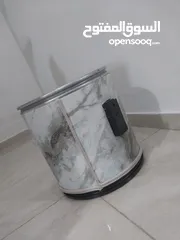  2 طاولات صغيرة مضيئة