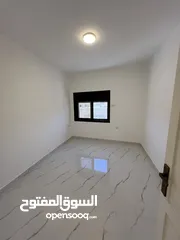  14 عمارة للبيع أربع شقق طابقية مساحة الشقة 148 متر في ماركا الشمالية قرية خالد بن الوليد