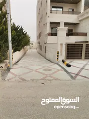  28 رووف دوبلكس 220 م مع ساحه كبيره 80م للبيع جنوب دوار اللوازم وغرب المستشفى التخصصي