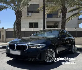  1 Bmw 520i 2022 للبيع ممشى (6) آلاف كيلو فقط