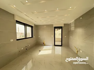  10 شقة دوبليكس مع روف مميز مشاحة الشقة 283م وروف 90م مرخص