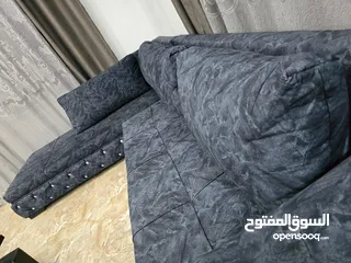  2 كورنر 9 مقاعد تفصيل حرف L ومجوزه مع طاوله وسط خشب زان اسفنج دانلوب و ظهر متحرك كامل  ،، مقاعد عريضه