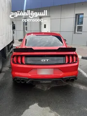  1 Ford Mustang GT premium