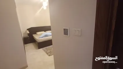  21 شقة مفروشة فرش مودرن في - دير غبار - ثلاث غرف نوم و بلكونة (6623)