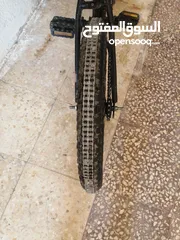  3 بسكليت جنط 20 عليها جنزير سدر