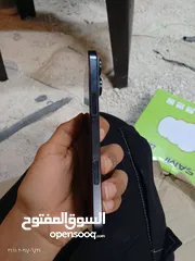  5 ايفون 16بروماكس كوبي لون اسود معه سماعه ووصلة شحن الاصليه بسعرررر مغري جداً